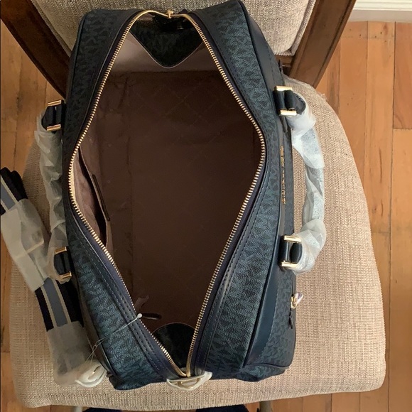 Michael Kors Admiral Blue Weekender - Picture 7 of 8